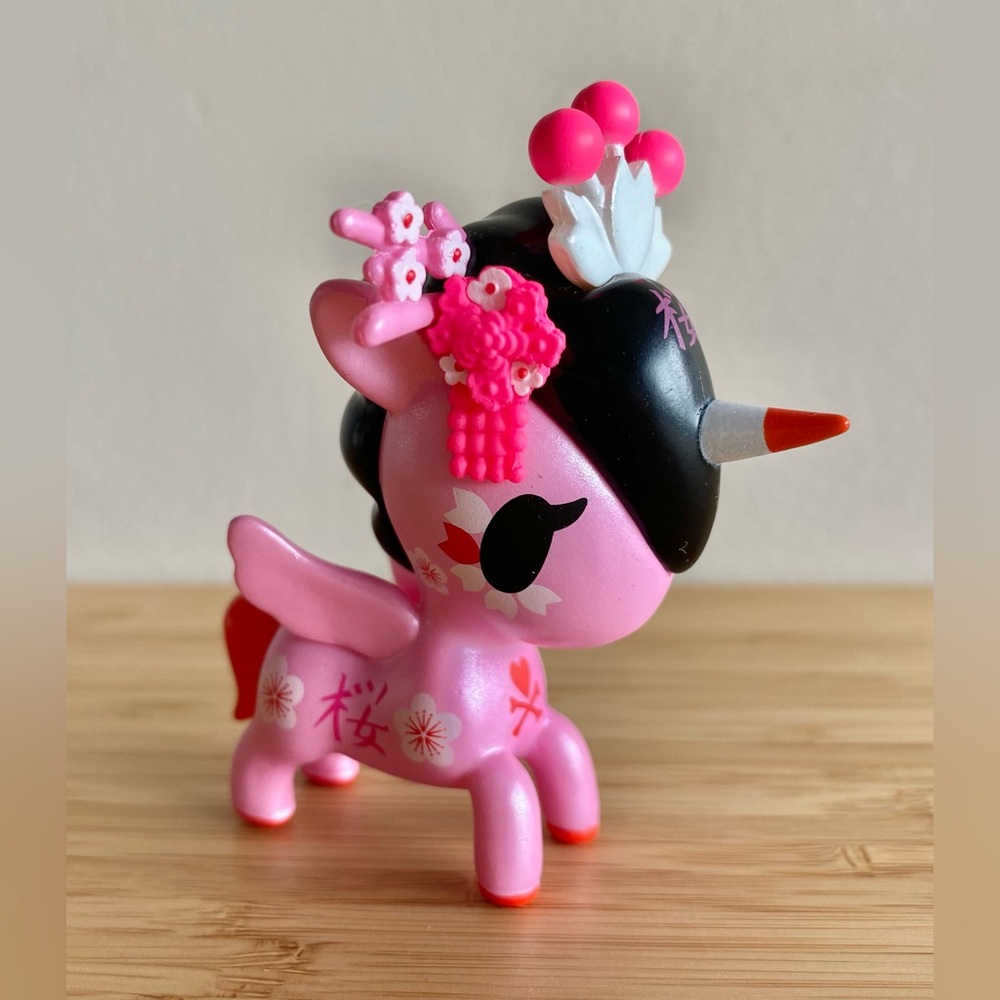 tokidoki Unicorno Cherry Blossom Series 1 Metallico Sakurako